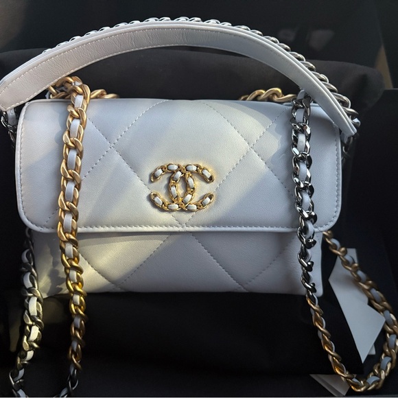 Authentic Chanel 19 clutch - Picture 5 of 6